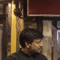Shaukat Habib, owner of Hot n Roll